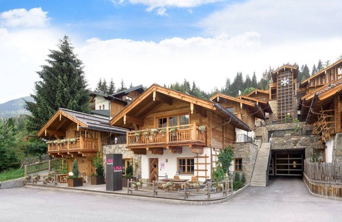 Flachau Ski Chalet | Chalet in Flachau with sauna