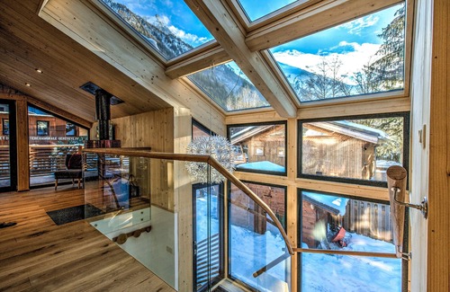 Chamonix City Centre Ski Chalet | Chalet in Chamonix centre, 3 bedrooms ensuite, sleeps 6, view Mont Blanc