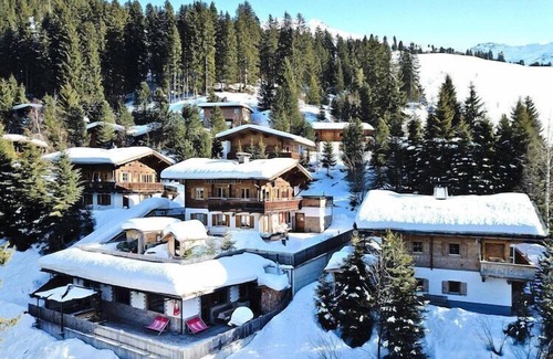 Fuegenberg Apartment | Chalet in Hochfügen near Ski Slopes