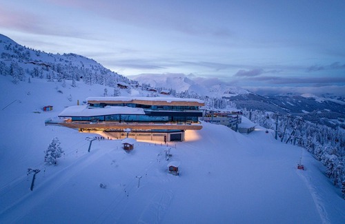 Fuegenberg Apartment | Chalet in Hochfügen near Ski Slopes