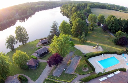 Mialet Ski Chalet | CHALET IN LAKE BORDER, GREEN PERIGORD, swimming pool, ideal calm and rest.