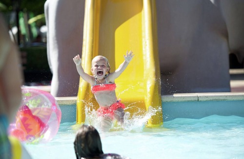 Uden Ski Chalet | Chalet in Sandberghe with Sunny Terrace