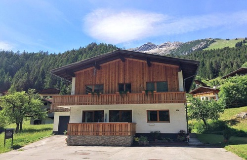 Steeg Apartment | Chalet in Steeg near Ski Slopes