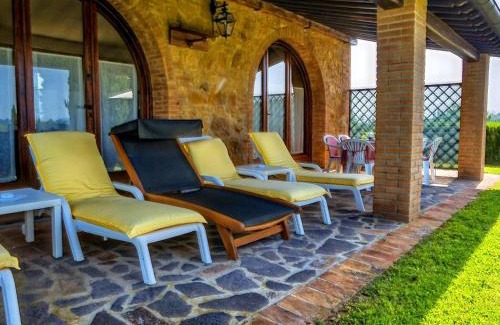 Montaione Apartment | Chalet in Tuscany with Pool and Scenic Views