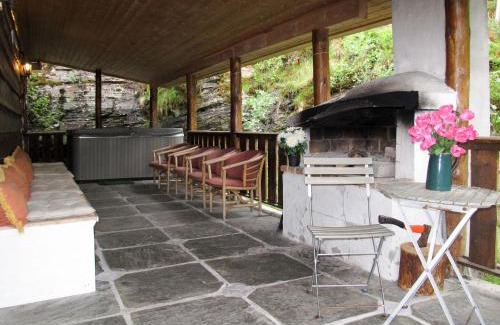 Eikelandsosen Ski Chalet | Chalet Julie by Interhome