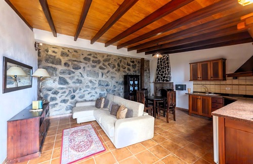 Los Realejos Apartment | Chalet Las Rosas - Casas Rurales La Tanquera y Las Rosas