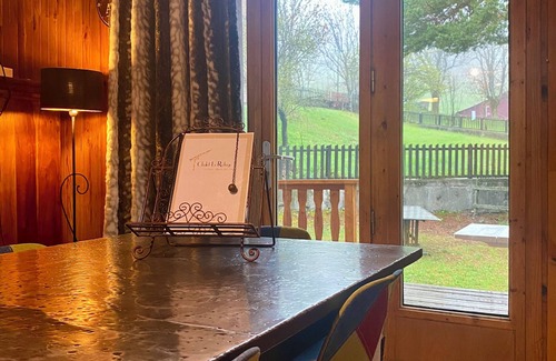 Le Sauze Ski Chalet | Chalet Le Refuge, at the foot of the slopes in Le Sauze.