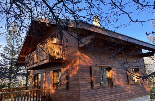 Le Sauze Ski Chalet | Chalet Le Refuge, at the foot of the slopes in Le Sauze.