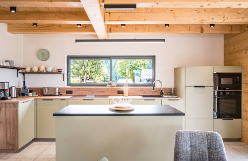 Cohennoz Ski Chalet | Chalet 'Les 2 Soeurs' with Mountain View, Private Terrace and Wi-Fi