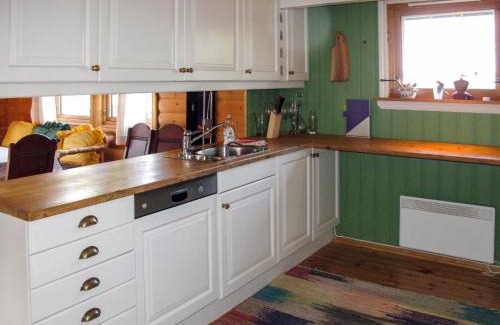 Svingvoll Ski Chalet | Chalet Liaråket by Interhome