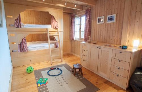 Nendaz Ski Chalet | Chalet Lisa Ski-in, ski-out Well equipped