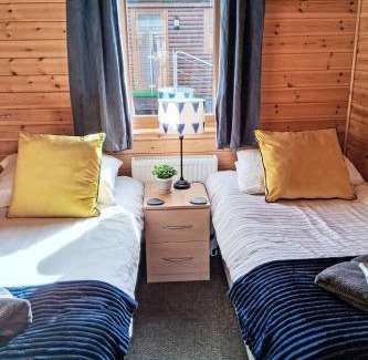 Kinross Ski Chalet | Chalet Loch Leven Lodge 12 by Interhome