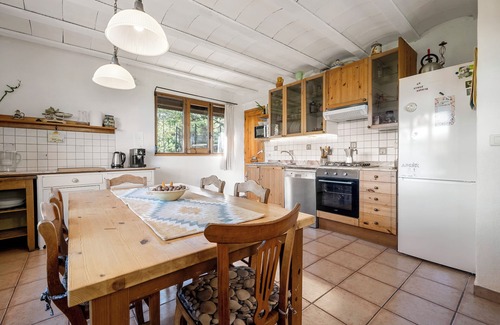 Montreal House | Chalet 'Mariti' with Sea View, Private Terrace and Wi-Fi