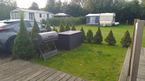 Kropswolde Apartment | Chalet Meerwijck mit Terrasse am Wasser und Meer mit Schwimmbad