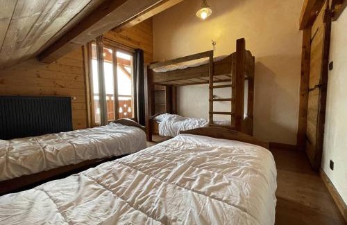 Saint-Sorlin-d'Arves Ski Chalet | Chalet montagnard 15 personnes - proche du centre du village