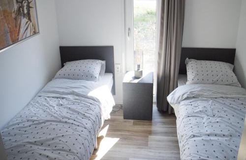 Biddinghuizen Ski Chalet | Chalet near Zuiderzee with Garden