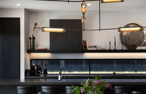 Daylesford House | Chalet Noir- sleek design with heated plunge pool, close to town