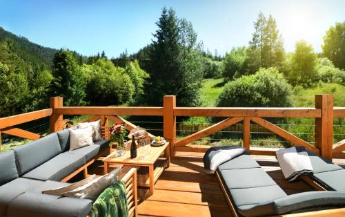 Huty Cabin | Chalet Oasis - Luxury 5-Bedroom Chalet with Panoramic Views