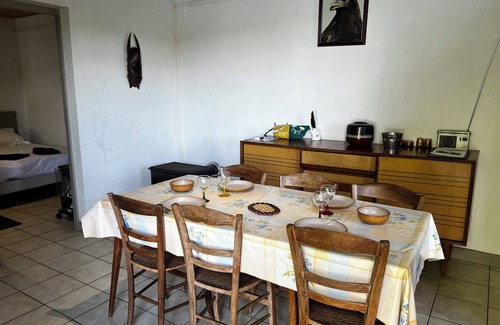 Moutiers-en-Puisaye Ski Chalet | CHALET on the edge of the Moutiers lake, peaceful greenery, sleeps 4