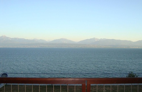 Saint-Prex Apartment | Chalet on the lake in St-Prex