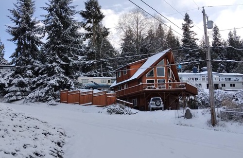 Oak Harbor Ski Chalet | Chalet overlooking quiet bay, surrounded by Deception Pass state park