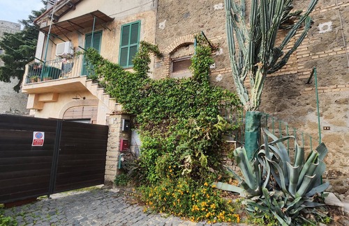 Lake Bracciano Apartment | Chalet Romantico Sul Lago