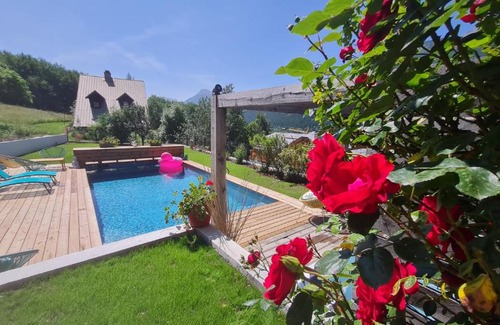 Saint-Chaffrey Apartment | Chalet SERRE CAMBEOU Piscine&spa