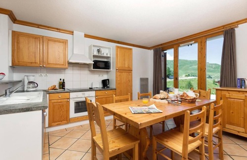 Plagne Soleil Ski Chalet | Chalet, ski-in/ski-out & foot of the slopes, terrace, balcony, fireplace or stove, tv, 60-66m²