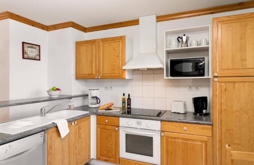 Plagne Soleil Ski Chalet | Chalet, ski-in/ski-out & foot of the slopes, terrace, balcony, fireplace or stove, tv, 60-66m²