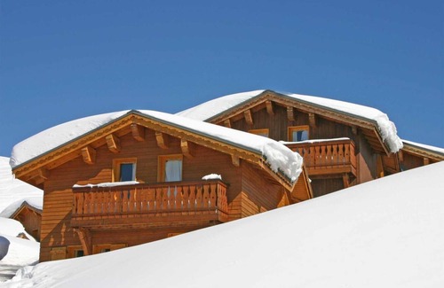 Plagne Soleil Ski Chalet | Chalet, ski-in/ski-out & foot of the slopes, terrace, balcony, fireplace or stove, tv, 60-66m²