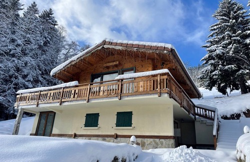 La Bresse Ski Chalet | Chalet sleeps 4-5. Comfort & Rustic!