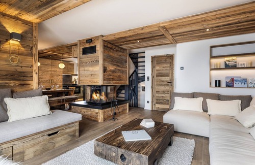 Plagne Soleil Ski Chalet | Chalet Topaz on the Slopes with Guaranteed Snow