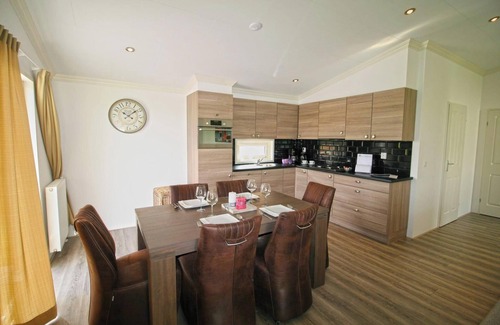 West-Graftdijk House | Chalet with 3 bedrooms and furnished garden