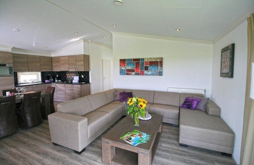 West-Graftdijk House | Chalet with 3 bedrooms and furnished garden