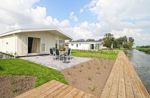 West-Graftdijk House | Chalet with 3 bedrooms and furnished garden