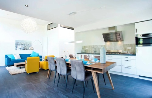 Halfweg House | Chalet with 3 bedrooms and a terrace