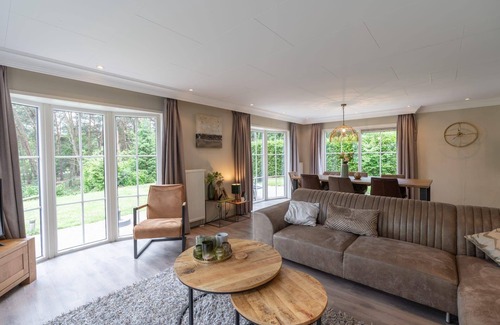 Langeberg House | Chalet with 4 bedrooms and 2 bathrooms