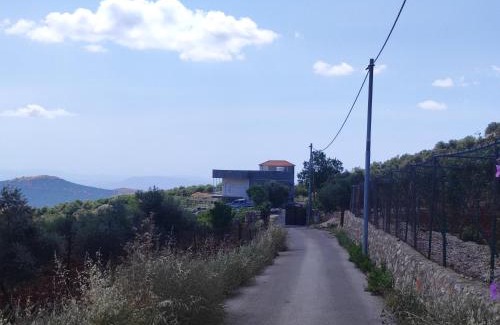 Ajloun Villa | Chalets in the middle of Ajloun forests شاليه و مزرعة في وسط غابات عجلون