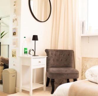 Hangenbieten Bed & Breakfast | Chambre Aéroport 8 min à pied