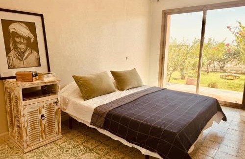 Lalla Takarkoust Bed & Breakfast | Chambre aux portes du désert I Agafay