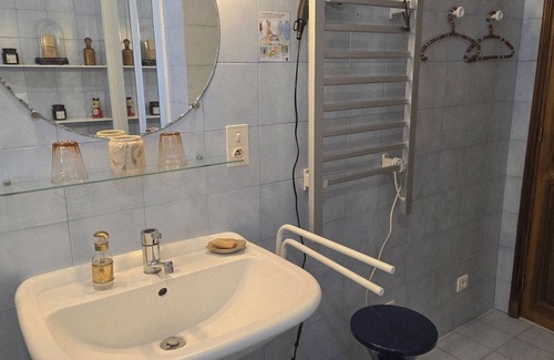 Lacrouzette Apartment | Chambre d'hôtes À L'École Buissonnière