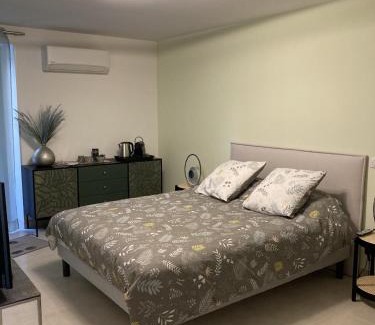 Lagorce Bed & Breakfast | Chambre d'hôtes Bambou- A l'Ombre des Tilleuls