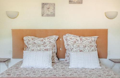 Genouille Bed & Breakfast | Chambre d'hote Rubis