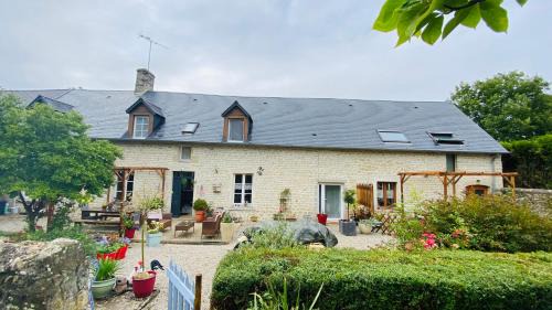 Neuville-au-Plain Bed & Breakfast | Chambre de Jeanne - Le Refuge des Parachutistes - en bordure du marais