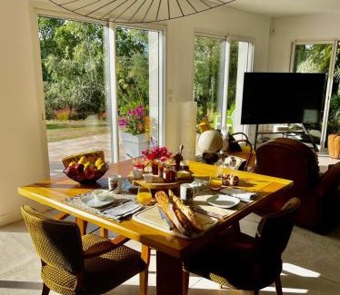 Arthes Bed & Breakfast | Chambre indépendante au calme, petit-déjeuner inclus