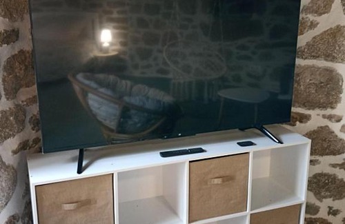 Junhac House | Chambre indépendante - style studio - avec jardin à la campagne