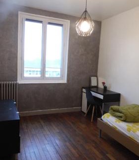 Saint-Cyr-l'Ecole House | Chambre meublée à St Cyr l École proche Versailles ReR C et toute commodité