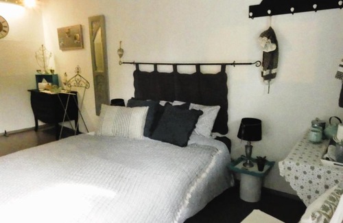 Froidchapelle House | Chambre poésie