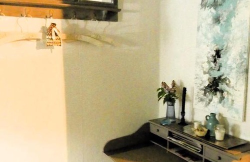 Froidchapelle House | Chambre poésie