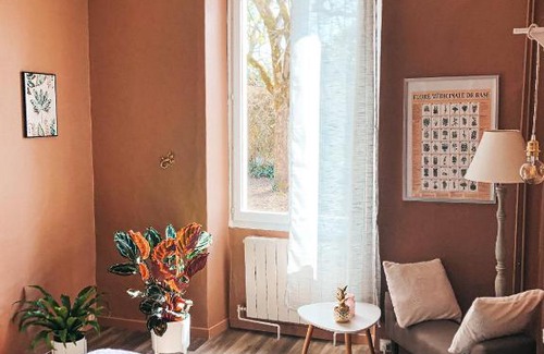 Cognac House | chambre salle de bain partagée